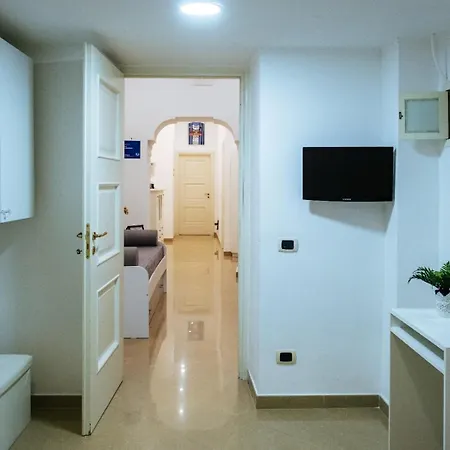 Casa Montecalvario アパート ナポリ